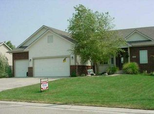324 Clubhouse Cir, Andover, KS 67002