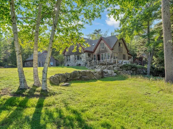 62 York Road, Blue Hill, ME 04614