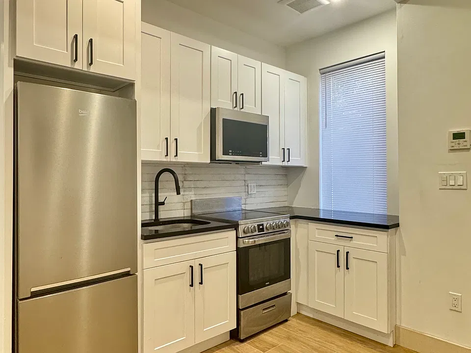 145 Manhattan Ave #1