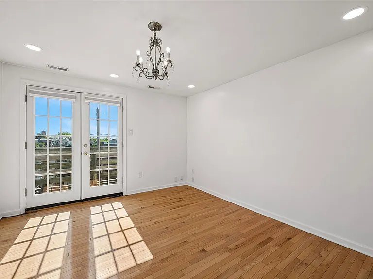 1527 S Broad St #3-R — Photo 9