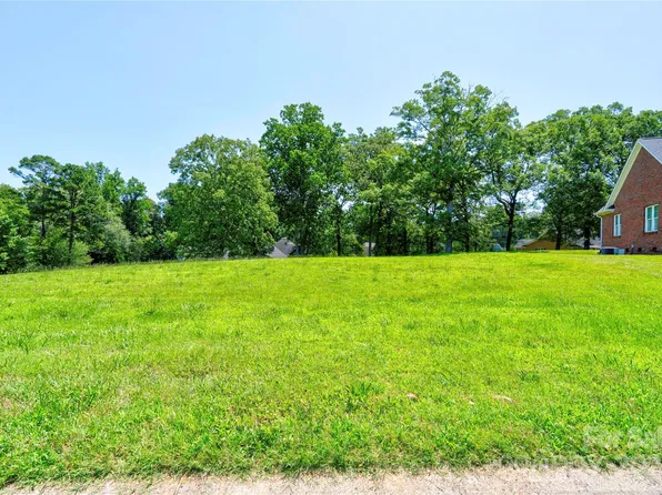 110 Blakemore Dr, Boiling Springs, NC 28152