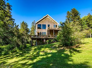 536 Reach Rd, Brooklin, ME 04616