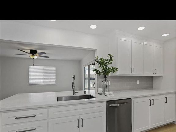 3rd image of 756 Clemens Ct