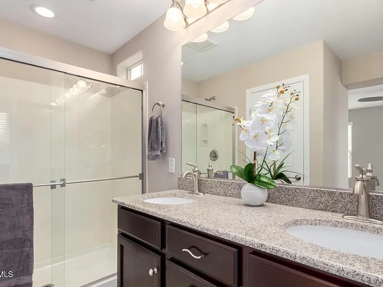3660 E Zachary Dr — Photo 8