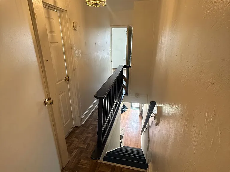 824 Winton St — Photo 11