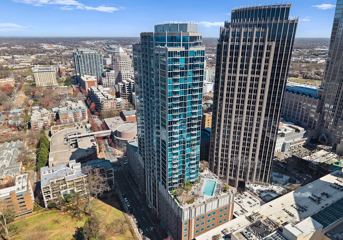 Building Photo - 210 N Church St #1606