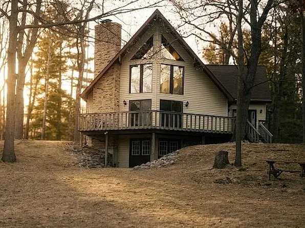 4751 Appleby Ct, Gladwin, MI 48624