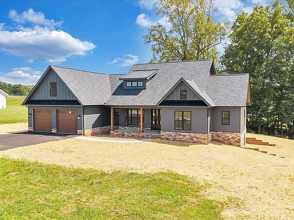 2nd image of 718 Farm Dr