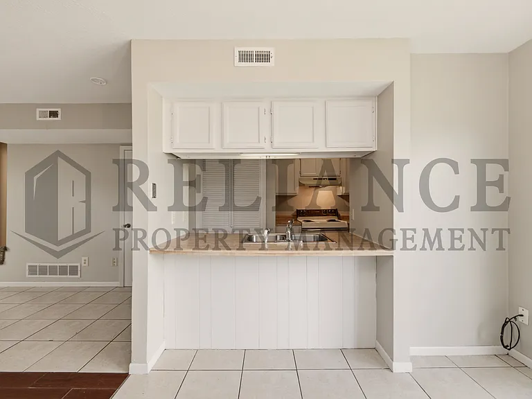 7302-3 W Douglas Ave — Photo 17