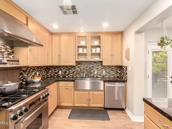 2246 E GLENROSA Avenue, Phoenix, AZ 85016