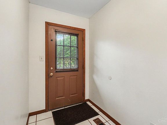 3rd image of 9048 Winton Rd #6