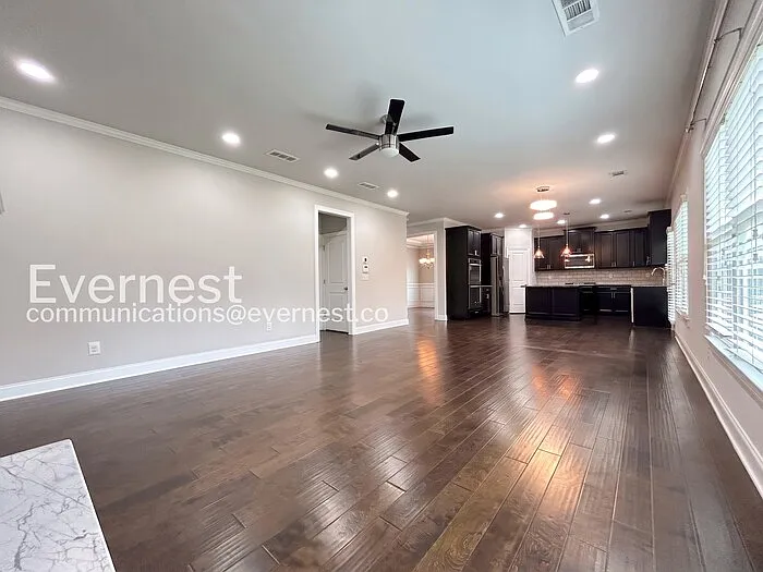 1643 Fairview Dr — Photo 6