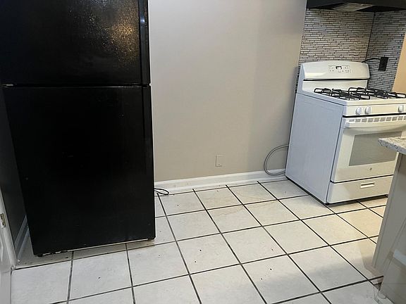 3rd image of 145 Davis Mill Ct #B