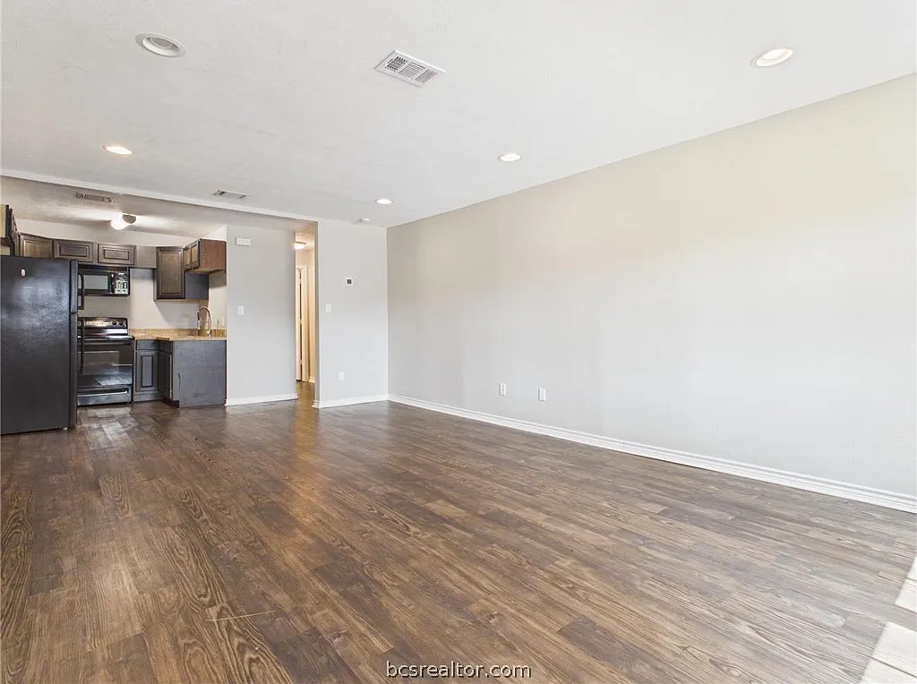2 bed, 986 sqft, $1,100 — Photo 2