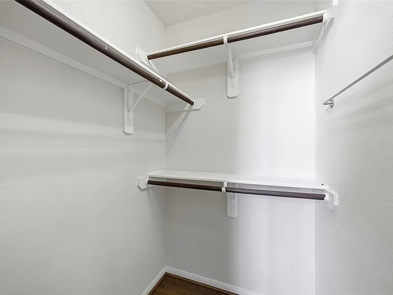 10702 Clearview Villa Pl — Photo 9