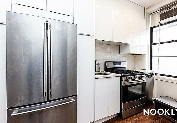 3rd image of 383 Knickerbocker Ave #3L