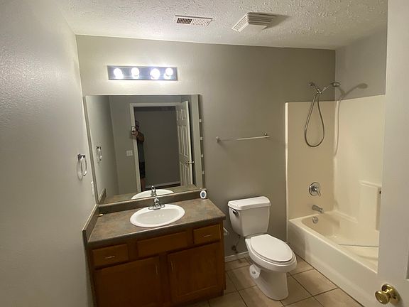 2nd image of 190 Scholars Ct Unit A