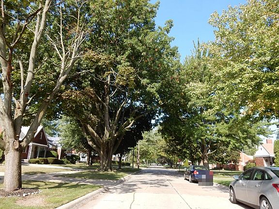 4th image of 20602 Lochmoor St