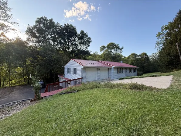221 Blackswoods Rd, Freedom, PA 15042