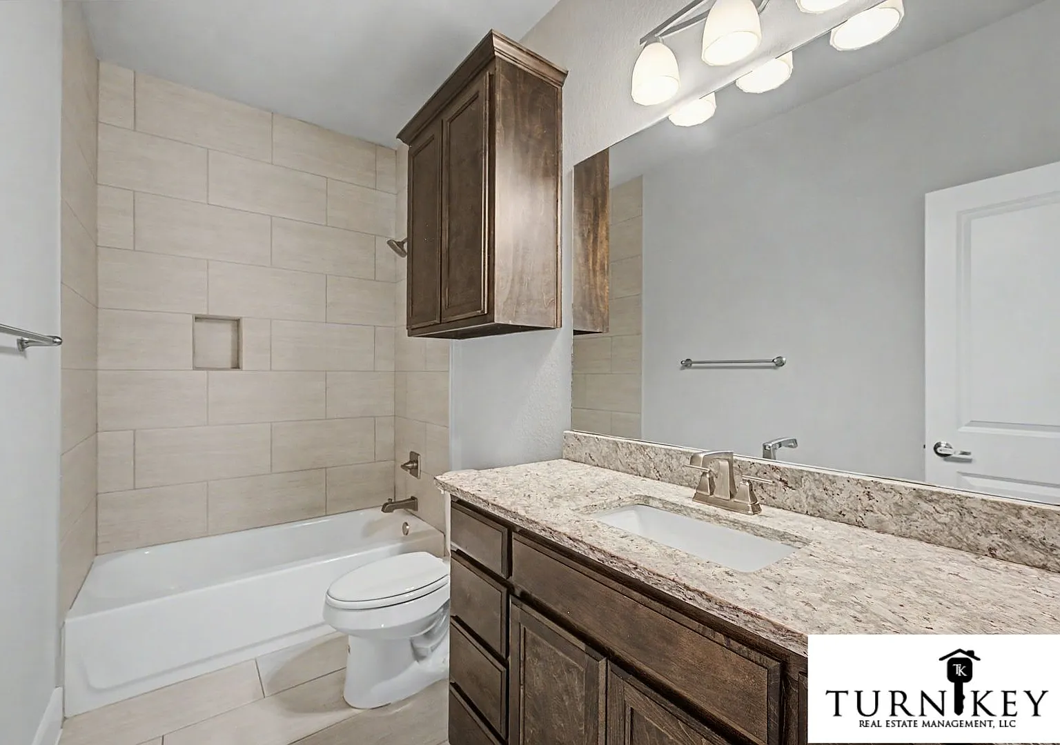 221 Stewart Bend Ct — Photo 3