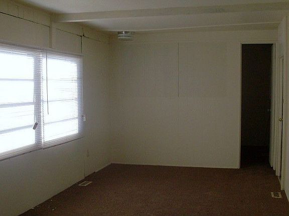 3rd image of 1946 Oliver Dr