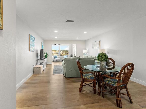 5th image of 5955 30TH AVENUE S #202