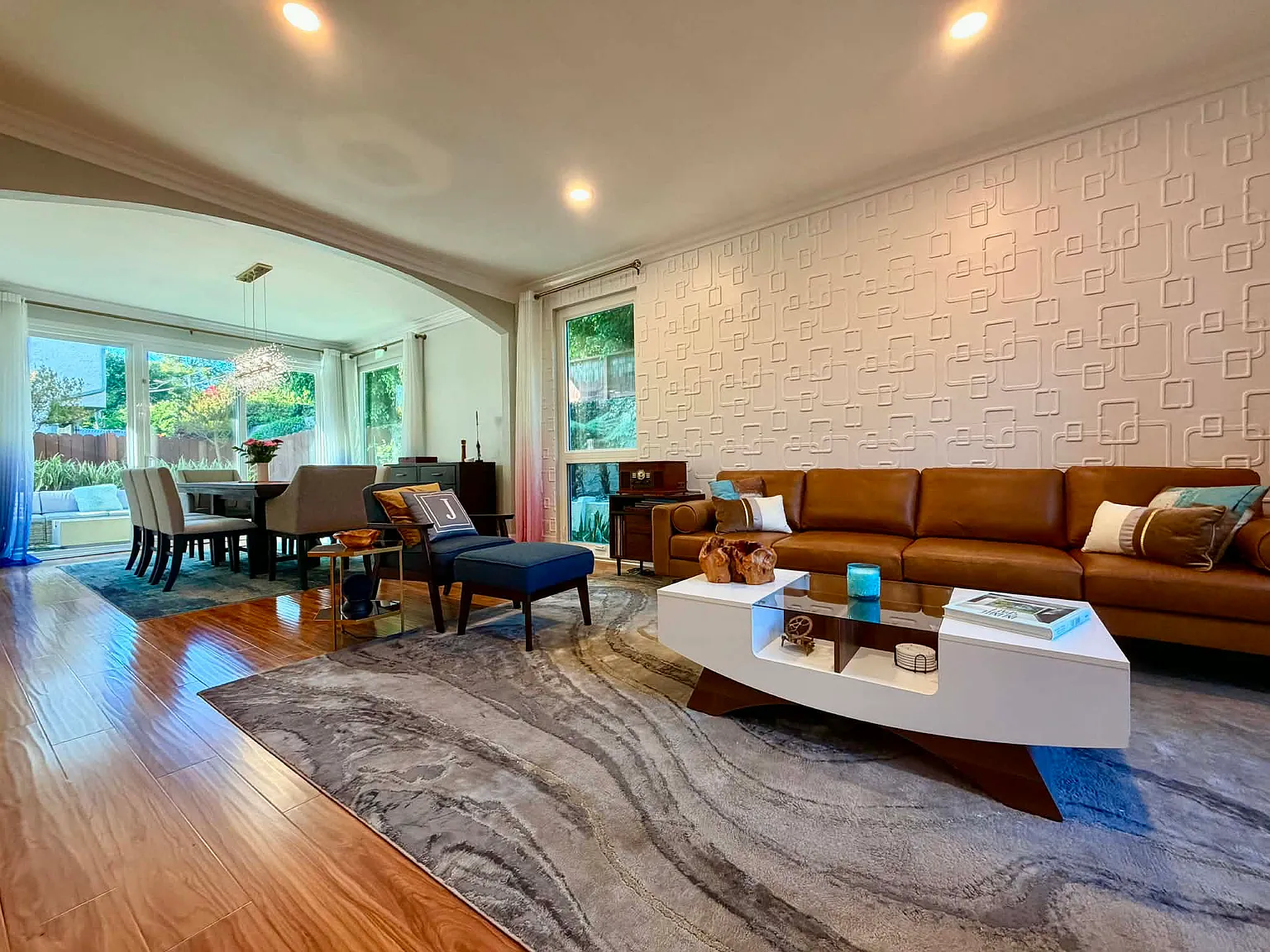 W Terrylynn Pl, Long Beach — Photo 2