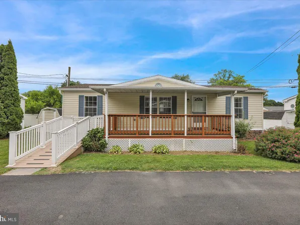 16 Madge Dr, Lancaster, PA 17603