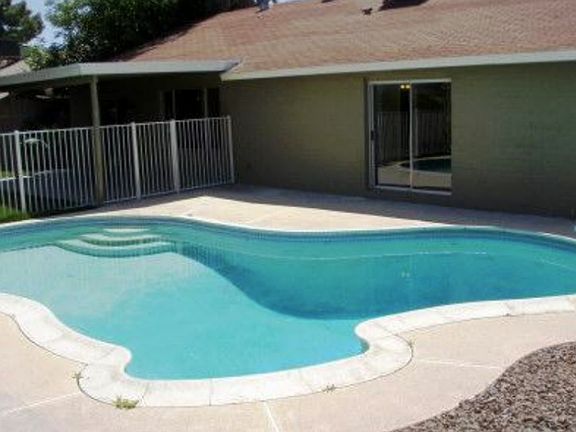 4th image of 2634 E Corrine Dr