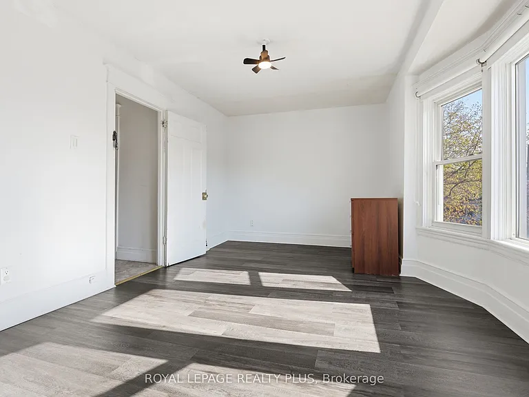 115 Kensington Ave N — Photo 12