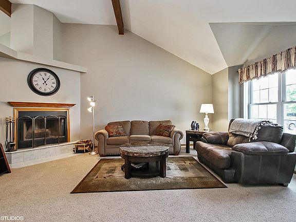 2nd image of 562 Sandburg Dr