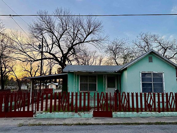 2nd image of 402 W Cortinas St