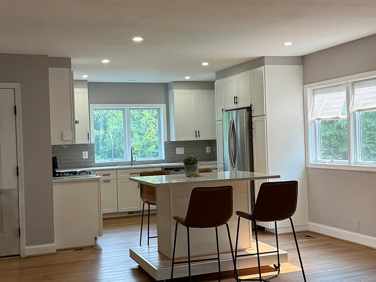 5921 Arlington Blvd — Photo 9