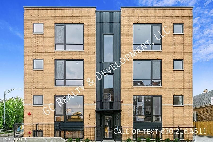 1st image of 3202 N Kildare Ave #3S