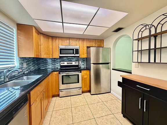 2nd image of 5811 NE 14th Rd APT 4