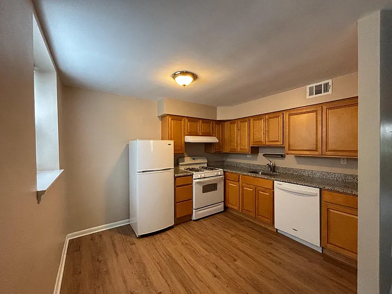 200 W Evergreen Ave #1B — Photo 7