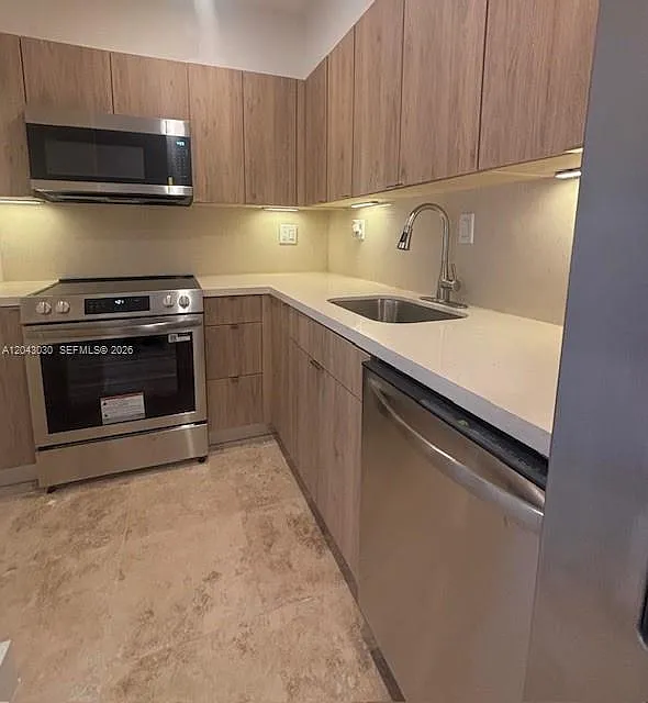 Coconut Grove Apt Condo — Photo 3