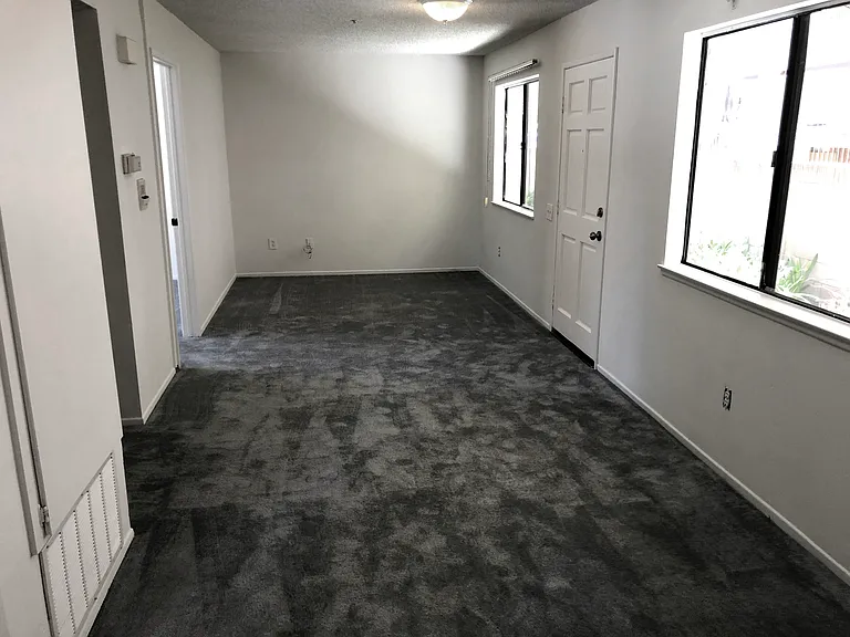 5831 Kingman Ave — Photo 9