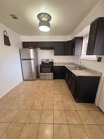 Building Photo - 8025 Haney Dr