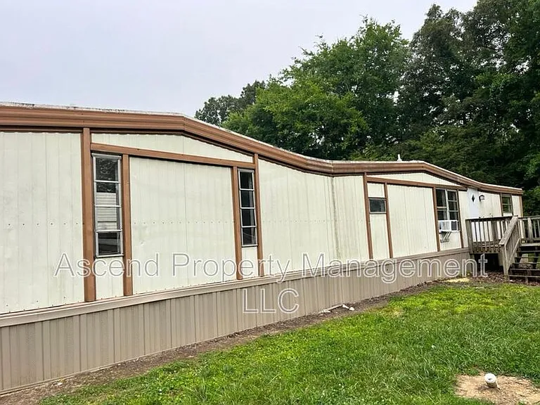 1931 Wilkes Ave — Photo 12