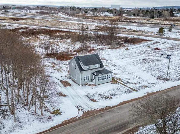 15 Stephens Dr, Sackville, NB E4L 1J5