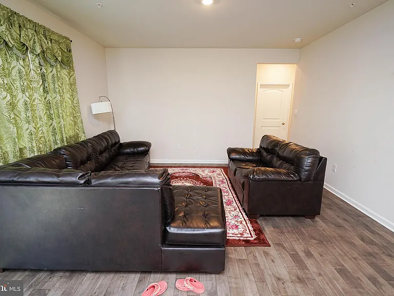 1712 Severn St — Photo 19