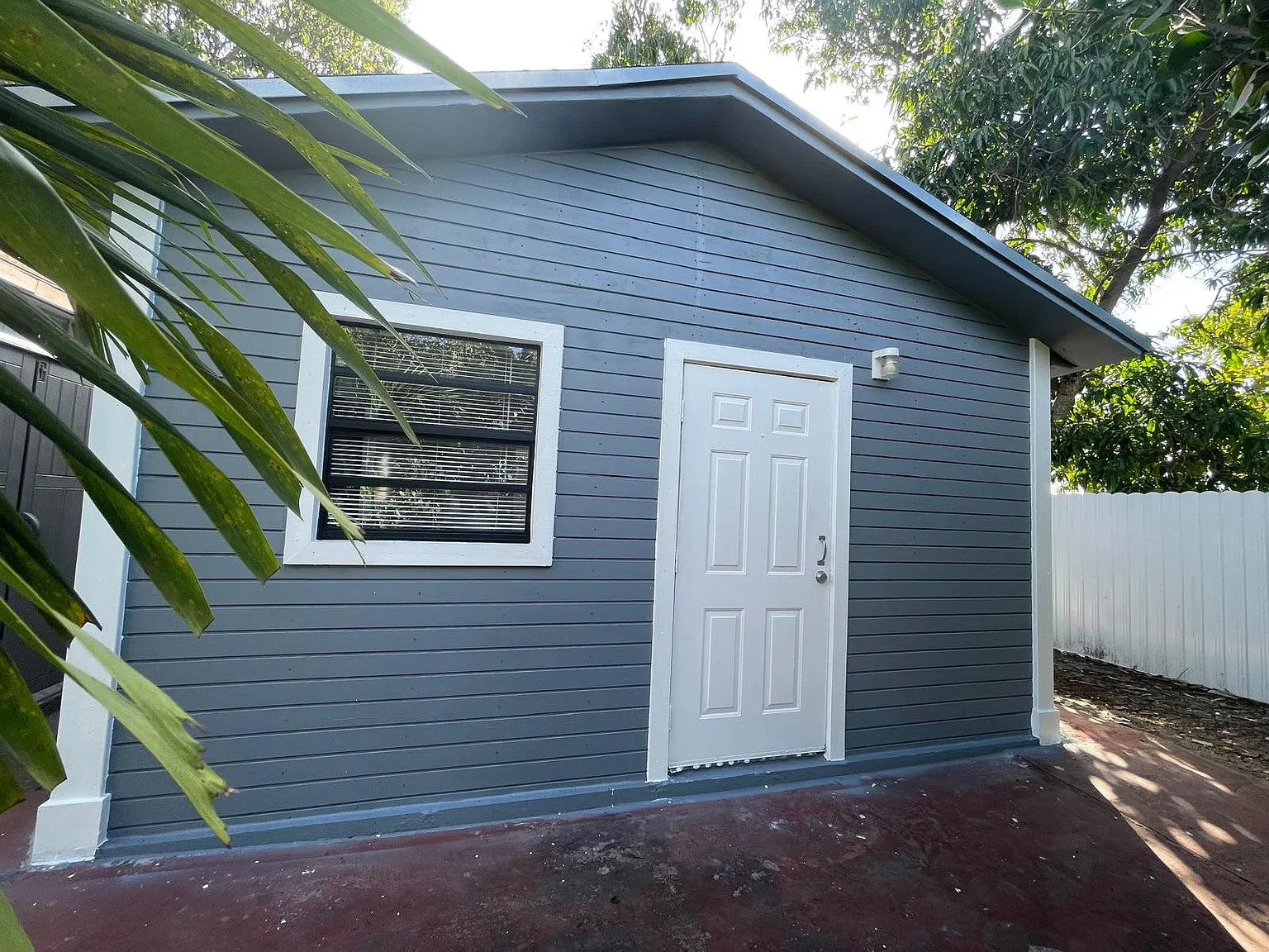 945 NW 33rd Ave — Photo 1