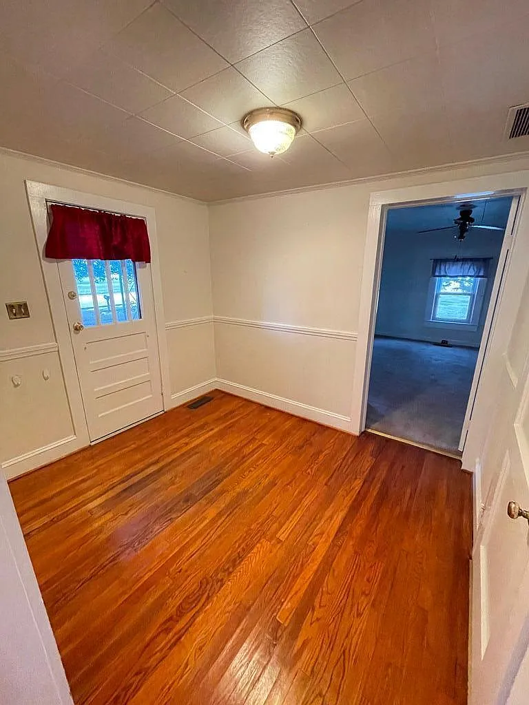 2 bed, 988 sqft, $1,100 — Photo 4