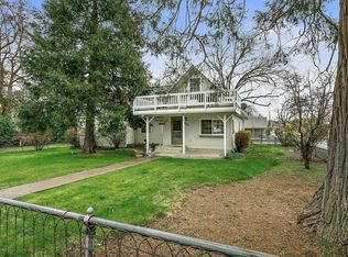415 N 6th St, Jacksonville, OR