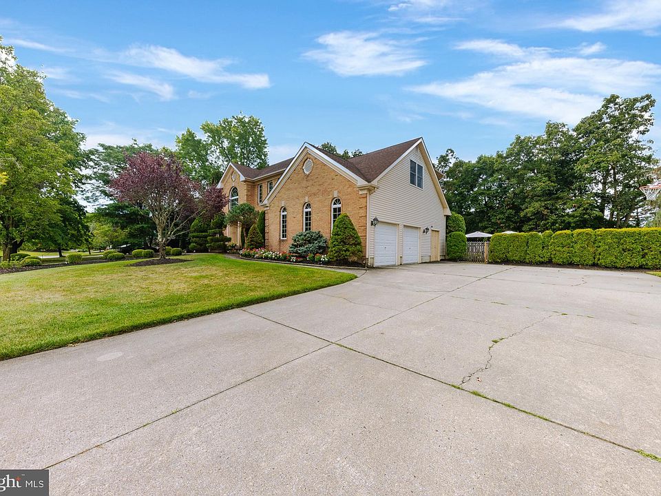 10 Daylily Dr, Mount Laurel, NJ 08054 Zillow