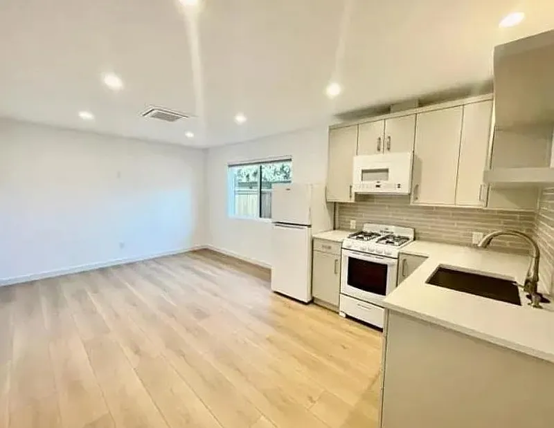 1 bed, 1.0 bath, 600 sqft, $2,500 — Photo 3