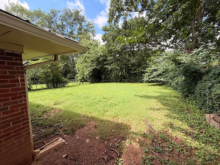 1706 Minerva Dr — Photo 13