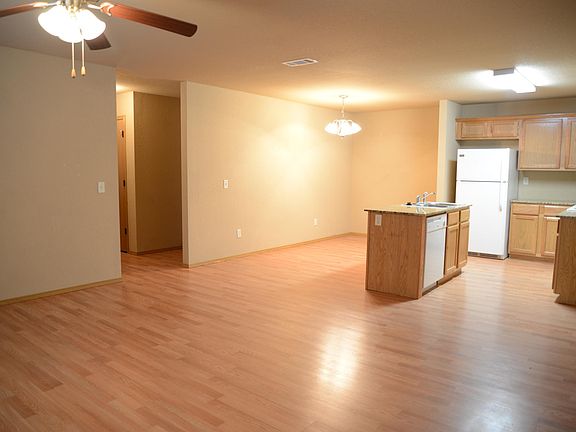 4th image of 3602 SW Deerfield Blvd #2