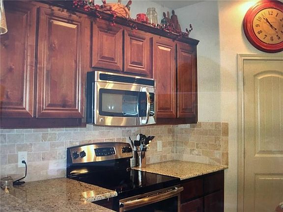 4th image of 6805 Muirfield Dr